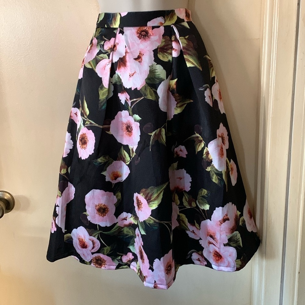 Sweet Miss black floral circle skirt size M/L
